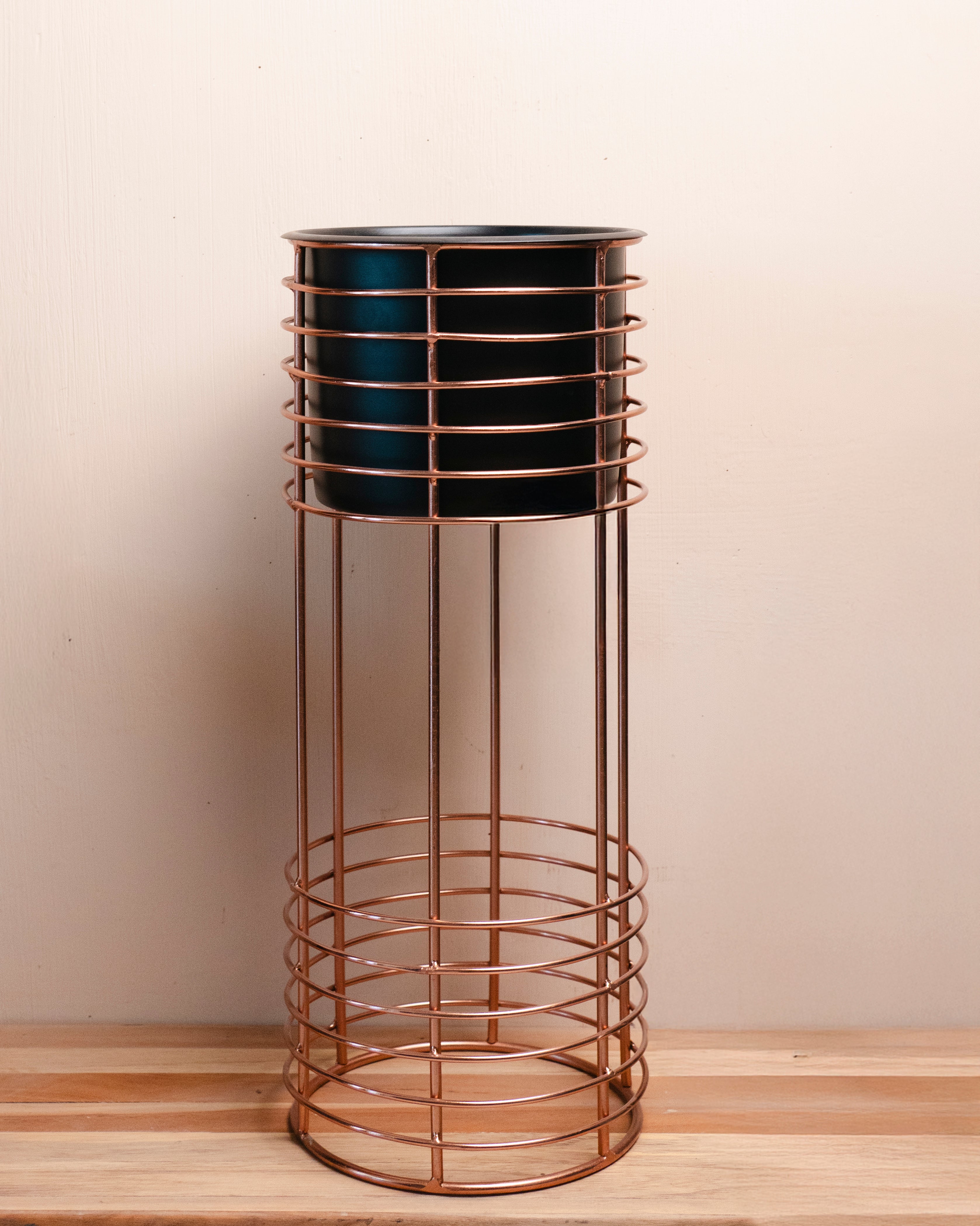 SLEEK PLANTER - PLANTER
