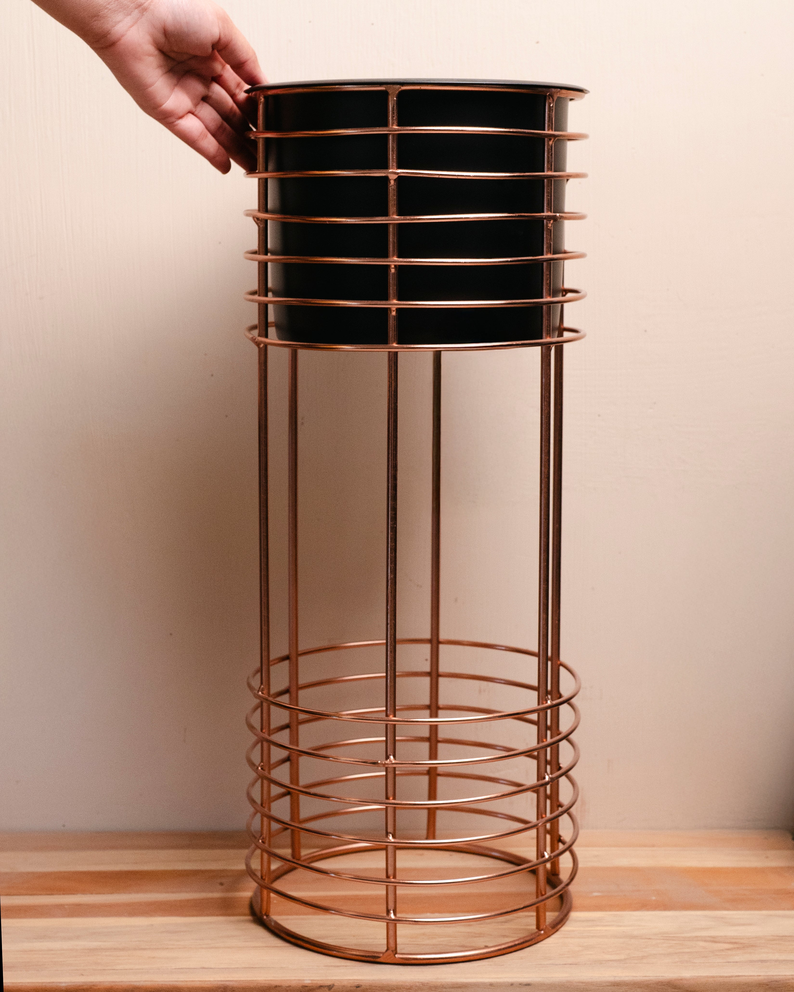 SLEEK PLANTER - PLANTER