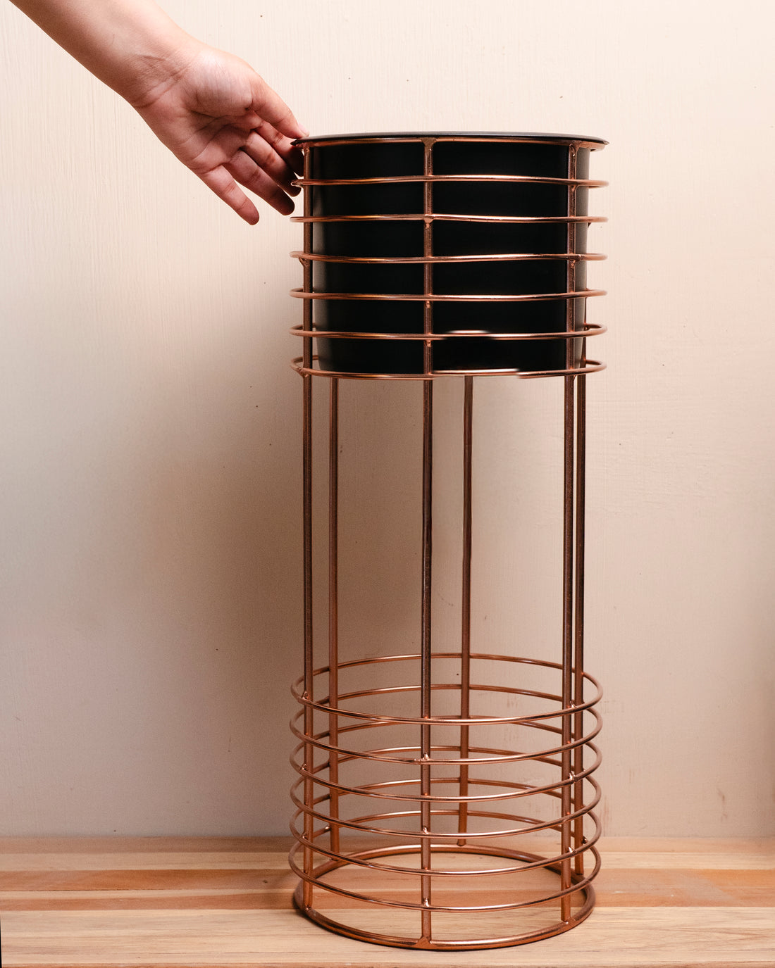 SLEEK PLANTER - PLANTER