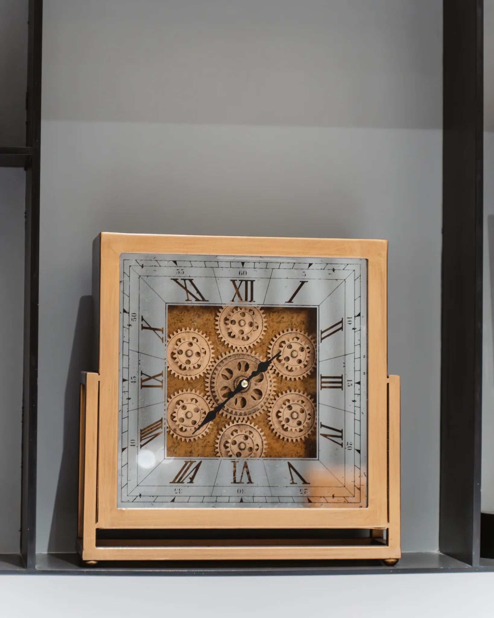 GOLDEN HOUR - Ana clock