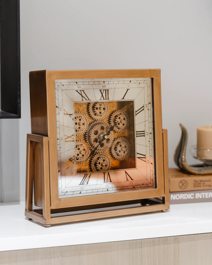 GOLDEN HOUR - Ana clock