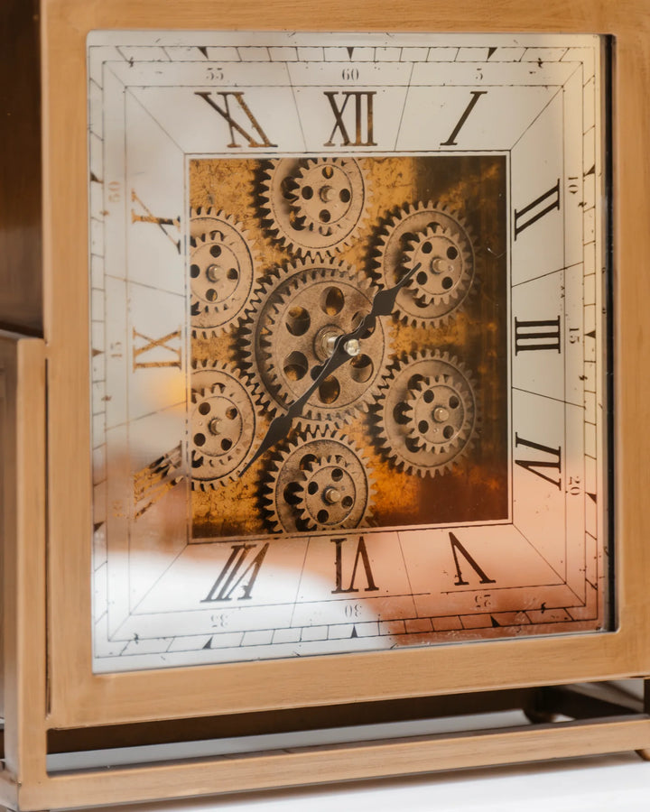 GOLDEN HOUR - Ana clock