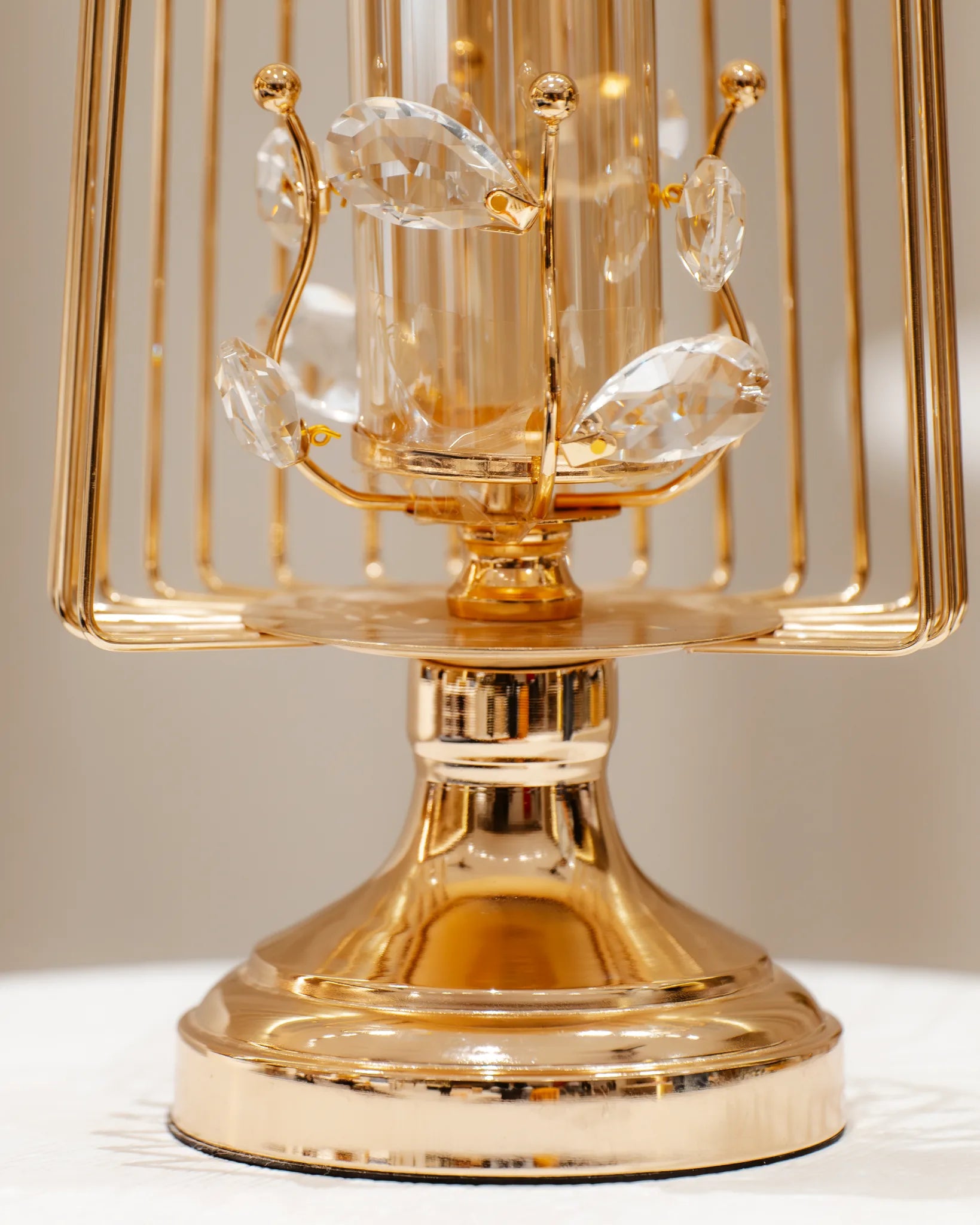 GOLDEN MAJESTY - CANDLE STAND