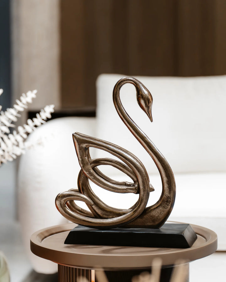METALLIC GLIDE  - Swan Metal Showpiece