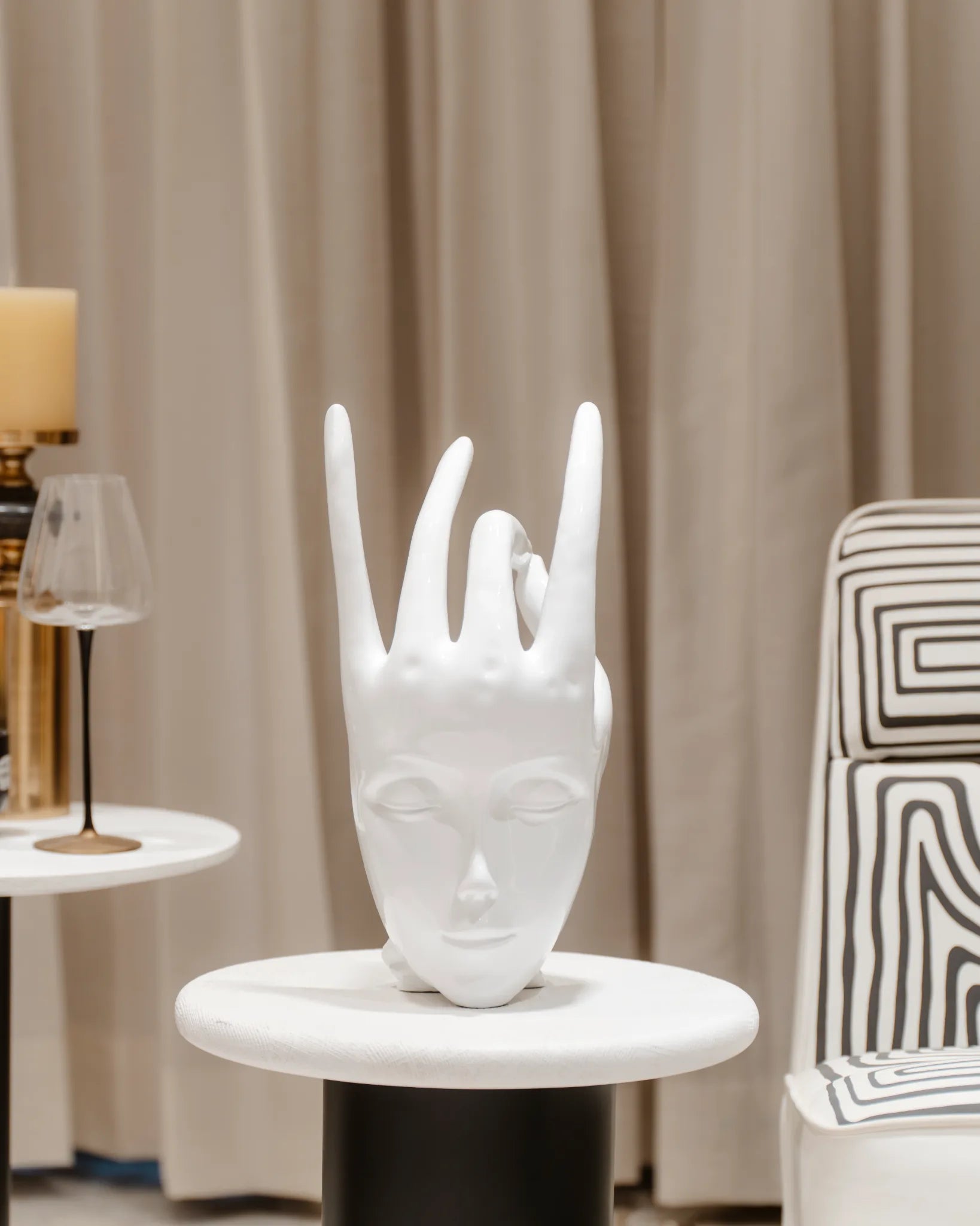 POWER OF TOUCH - MODERN FACE HAND WHITE