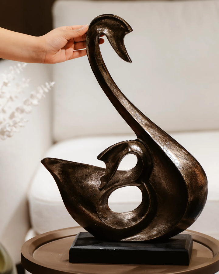 SHINY FEATHER - swan showpiece