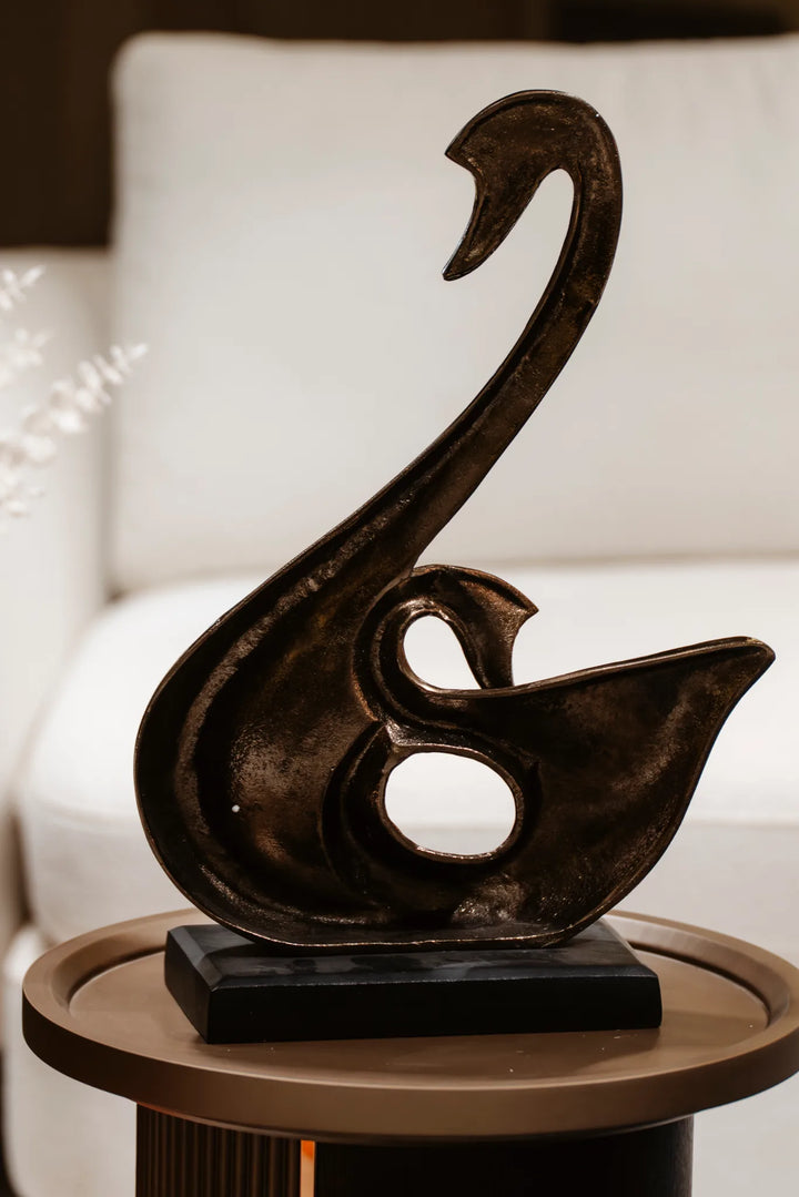SHINY FEATHER - swan showpiece
