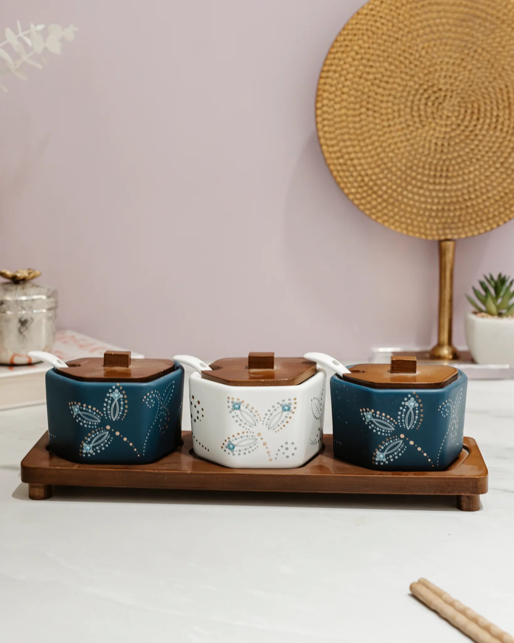 SPICE HOLDER