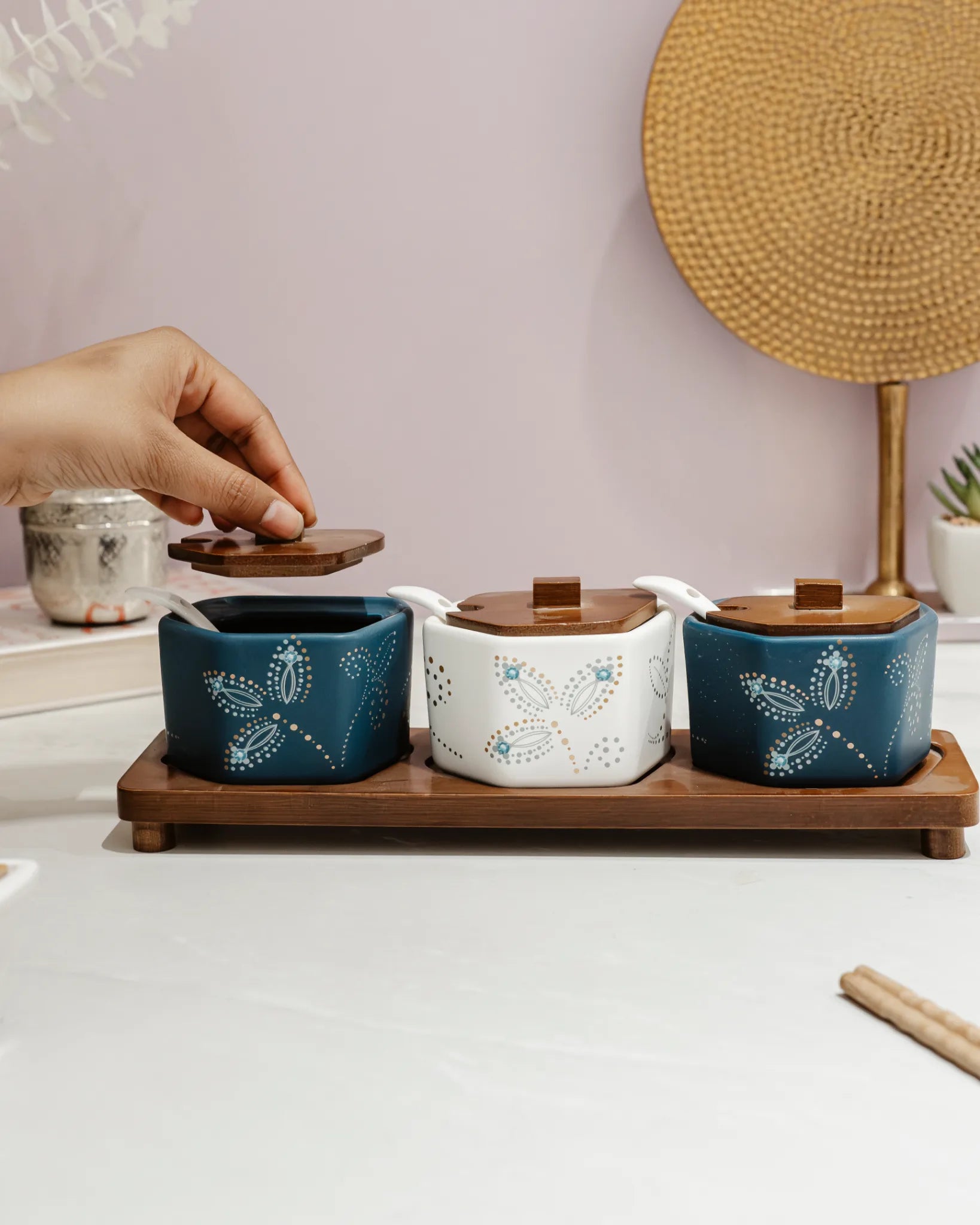 SPICE HOLDER