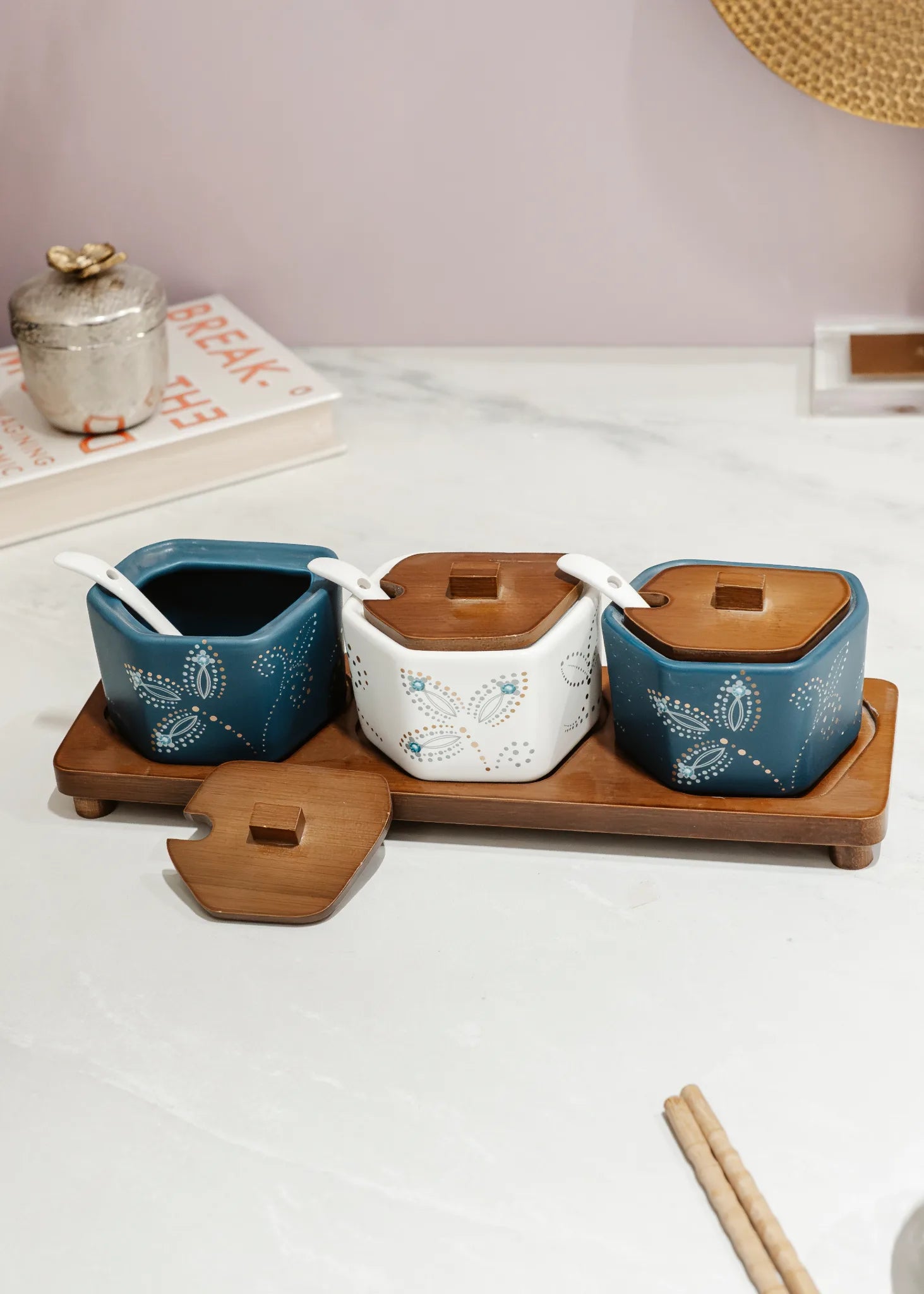 SPICE HOLDER