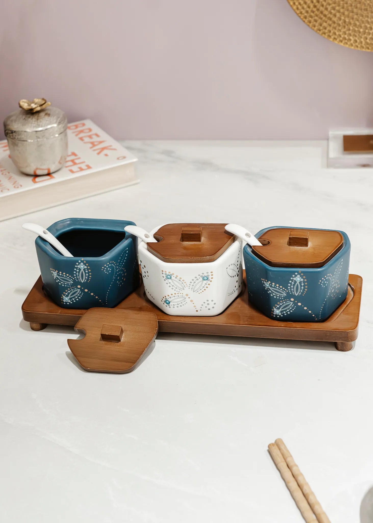 SPICE HOLDER