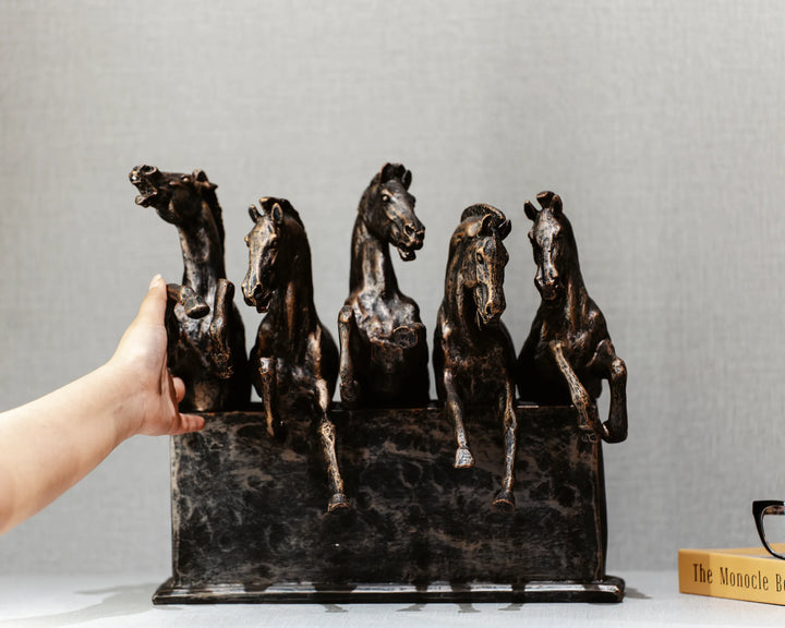 THE VASTU HERD - VASTU HORSE