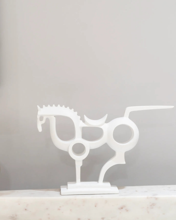THE WHITE GALLOP - White Horse Showpiece